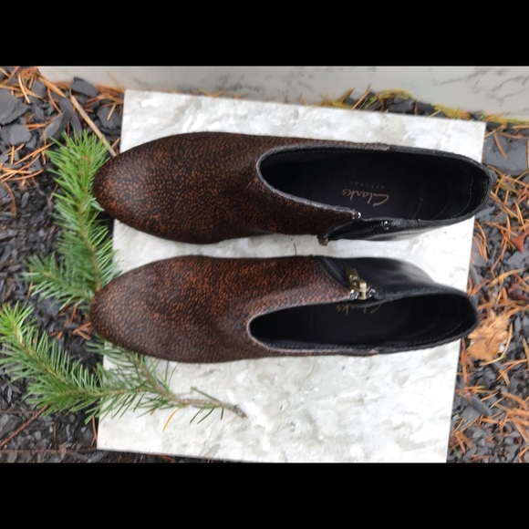Clarks ankle boots - Picture 3 of 5